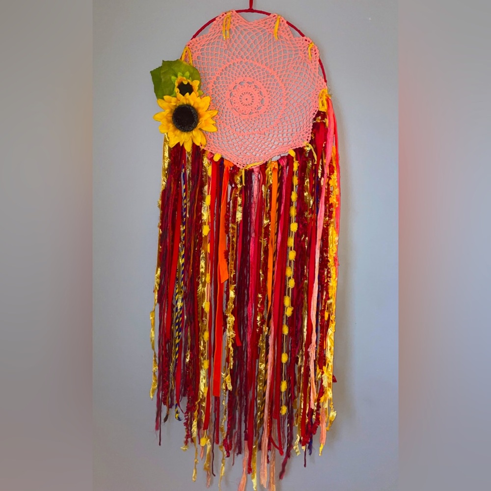 Handmade Dream Catcher 🌻